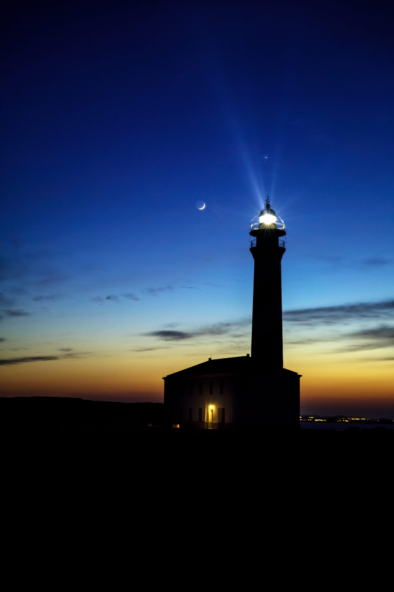 Image d'un phare pour représenter l'accompagnement en intelligence artificielle où Victrix est le guide.